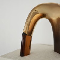 <a href="https://www.galeriegosserez.com/artistes/mohasseb-georges.html">Georges Mohasseb</a> - Tapir - Sculpture lumineuse